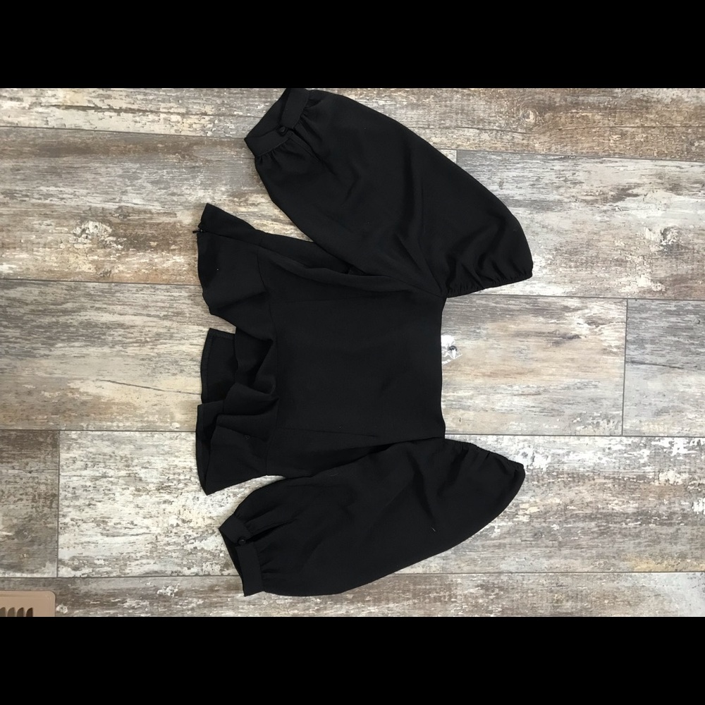 J.O.A. Ruffle Button Up Top - Picture 5 of 6